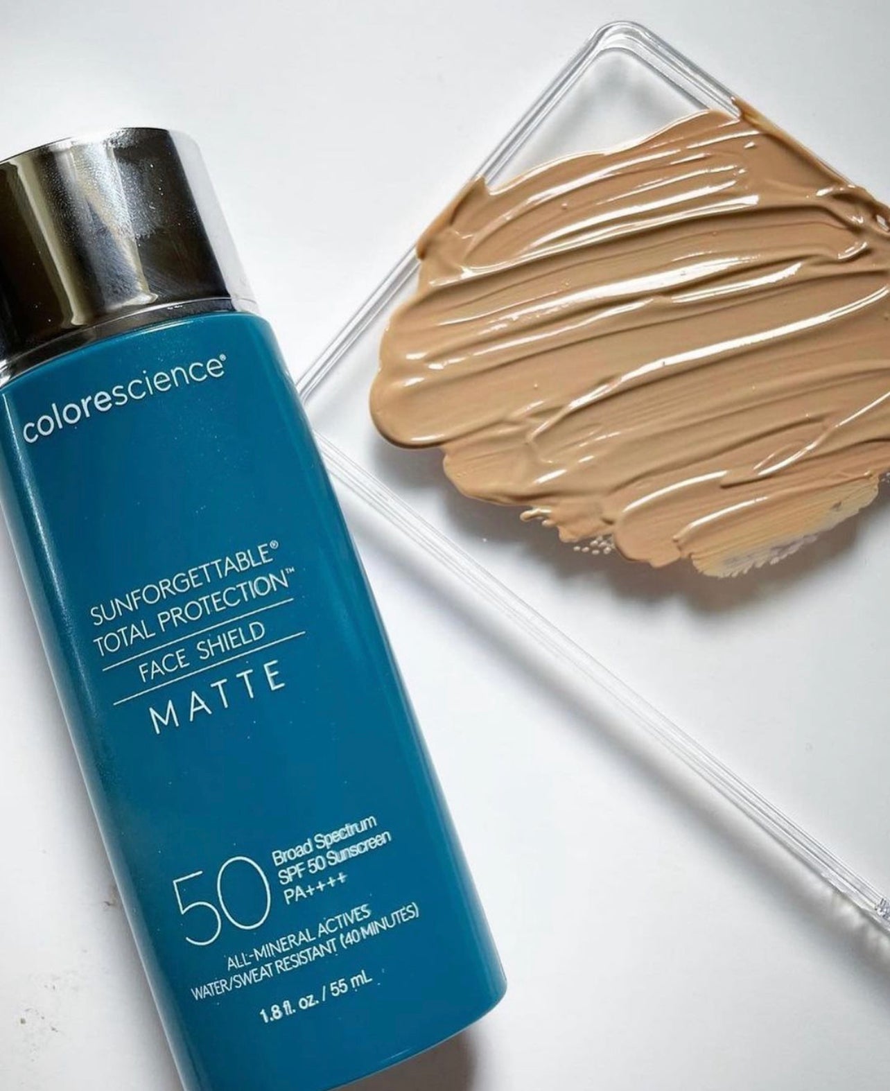 COLORESCIENCE SUNFORGETTABLE® TOTAL PROTECTION™ FACE SHIELD MATTE SPF 50 - Mineraalimeikkipohja rasvoittuva iho